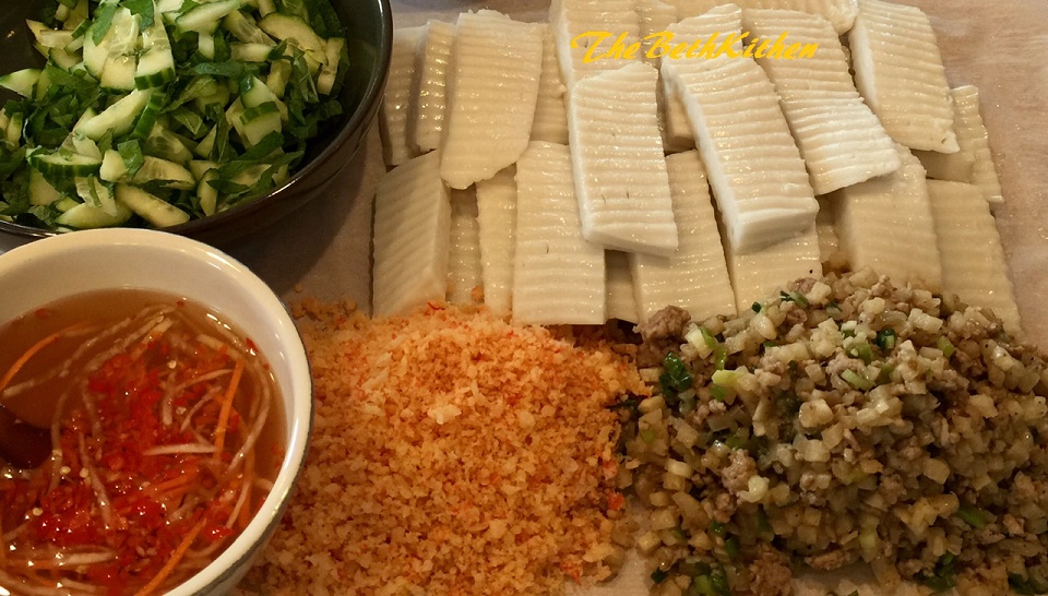 Bánh Đúc Tôm Thịt - Steamed Coconut Rice Cake with Shrimp and Pork