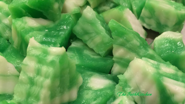 Bánh Đúc Lá Dứa Nước Đường Thốt Nốt - Pandan Rice Cake with Coconut and Palm Sugar Syrup