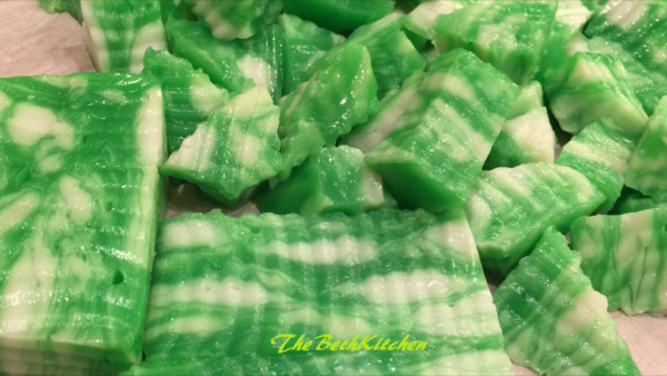 Bánh Đúc Lá Dứa Nước Đường Thốt Nốt - Pandan Rice Cake with Coconut and Palm Sugar Syrup