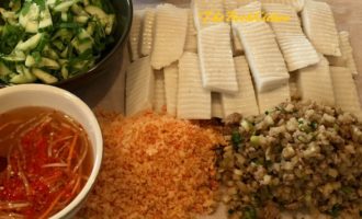 Bánh Đúc Tôm Thịt - Steamed Coconut Rice Cake with Shrimp and Pork