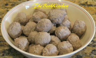 How to make Vietnamese Beef Meatballs - Bo Vien
