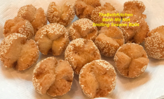 Crispy Smiling Sesame Balls