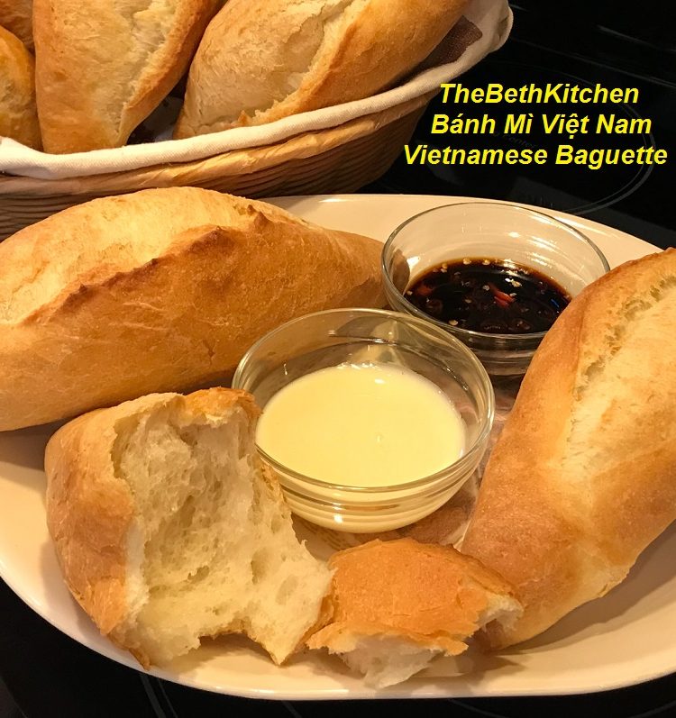 Cách làm Bánh Mì Việt Nam vỏ giòn ruột xốp không cần máy/ Vietnamese Baguette