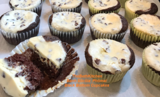 Black Bottom Cupcakes - Cream Cheese and Chocolate Cupcakes